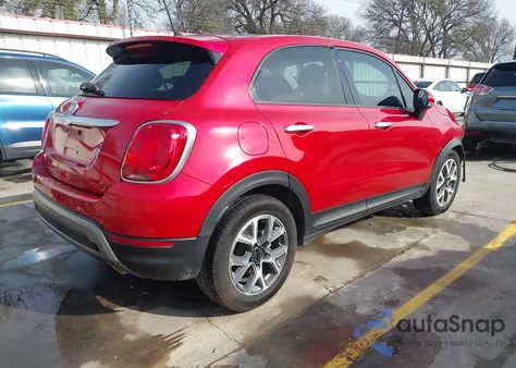 2016 Fiat 500X Trekking z USA, uszkodzony, nr VIN ZFBCFXCT7GP382123